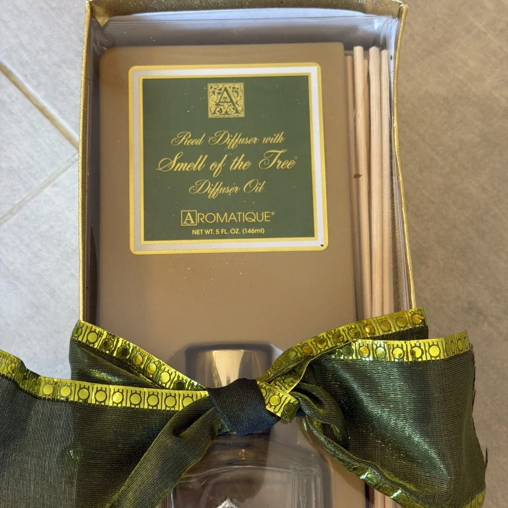 Aromatique The Smell Of The Tree Mini Reed Set With Diffuser Oil 1 Oz